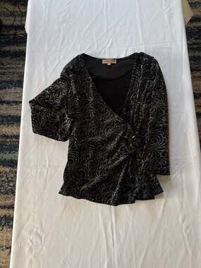 Notations Petite Black Velvet Silver Sparkle Faux Wrap Top with Buckle Size PL